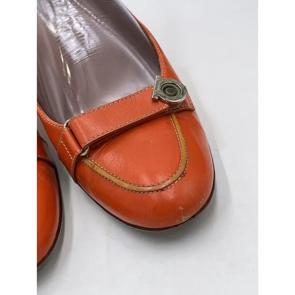 SALVATORE FERRAGAMO Orange Leather Gancini Pumps Button Metal Sz 7.5B/38‎